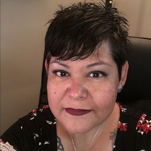 Meet your Posher, Carmela